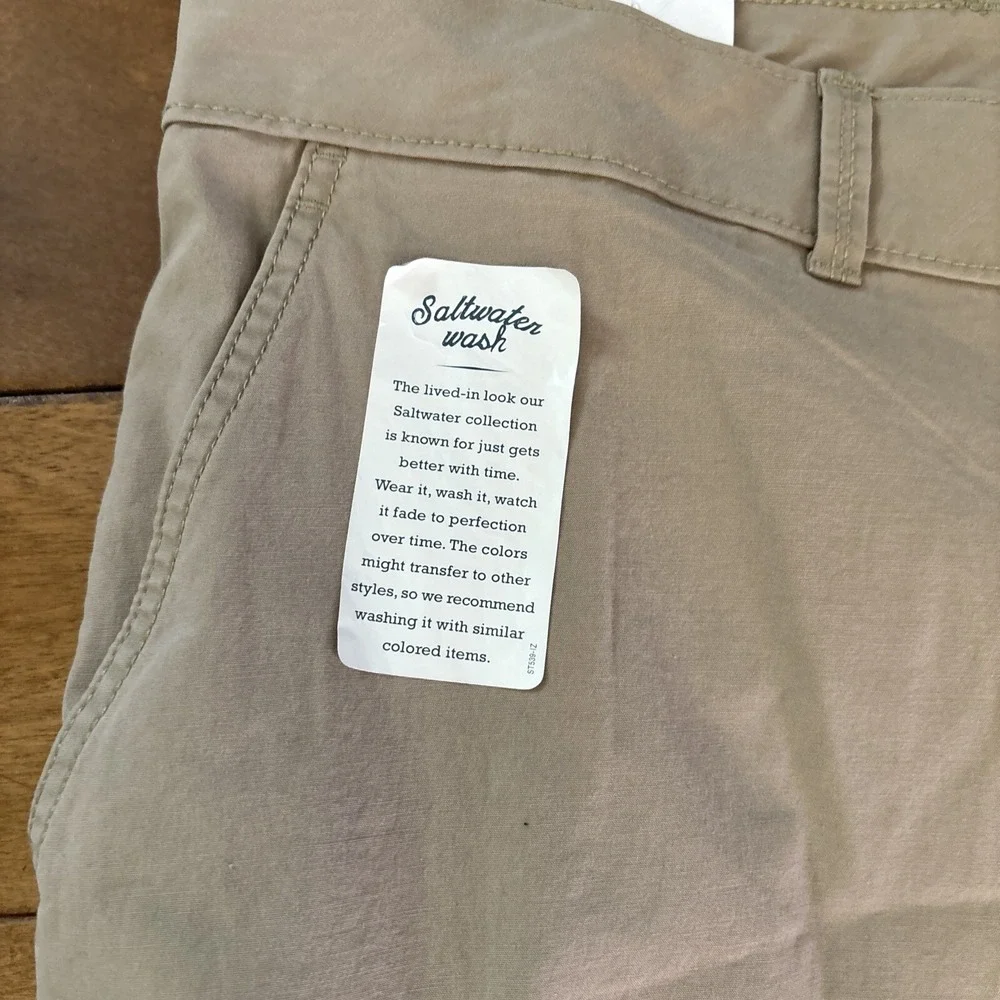 IZOD Saltwater Men Shorts Cargo Relaxed Classic Fit 52W Cedarwood Khaki 10.5 in